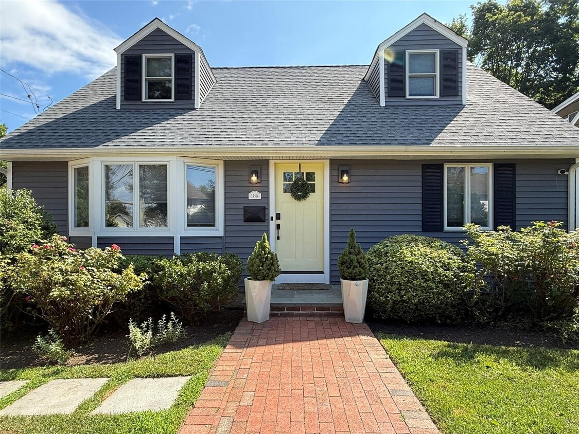 Primary Photo - 186 Nassau Rd