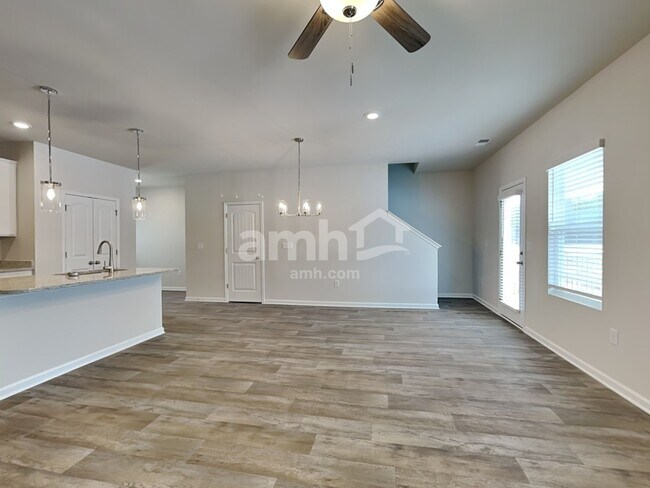 Building Photo - 3264 Emberly Dr