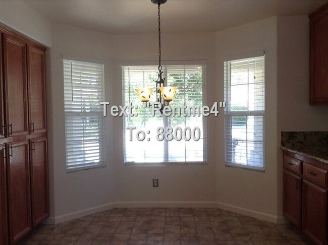 Building Photo - 3 Bedroom, 2 Bathroom Home in Elk Grove