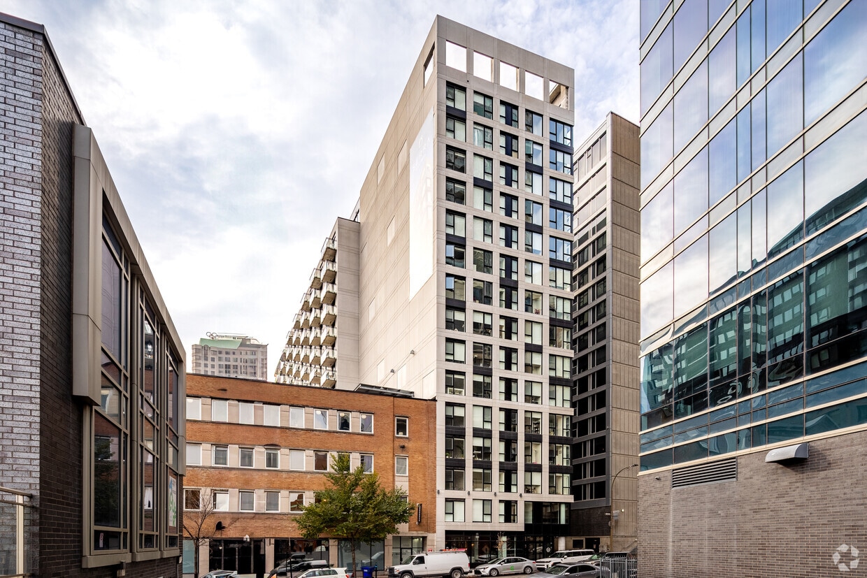 Primary Photo - Serra Montréal