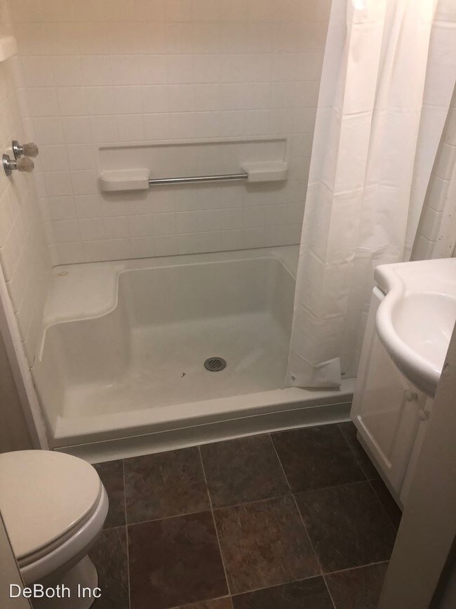 Building Photo - 3 br, 1 bath House - 316 Oakwood