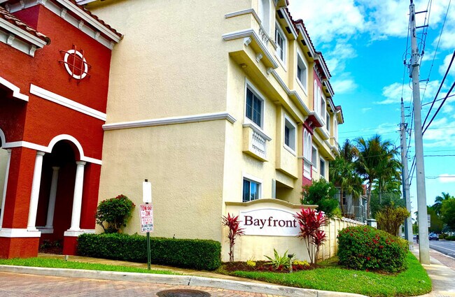 Foto del edificio - 421 Bayfront Dr