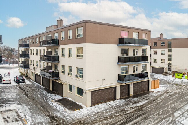 Building Photo - 3894 Bathurst