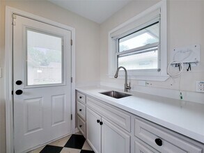 Building Photo - 6130 Valley Forge Dr