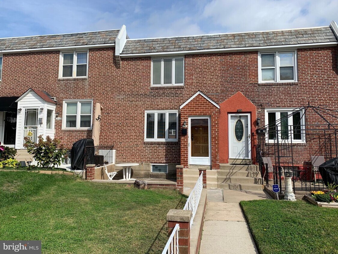 Foto principal - 1345 N 76th St