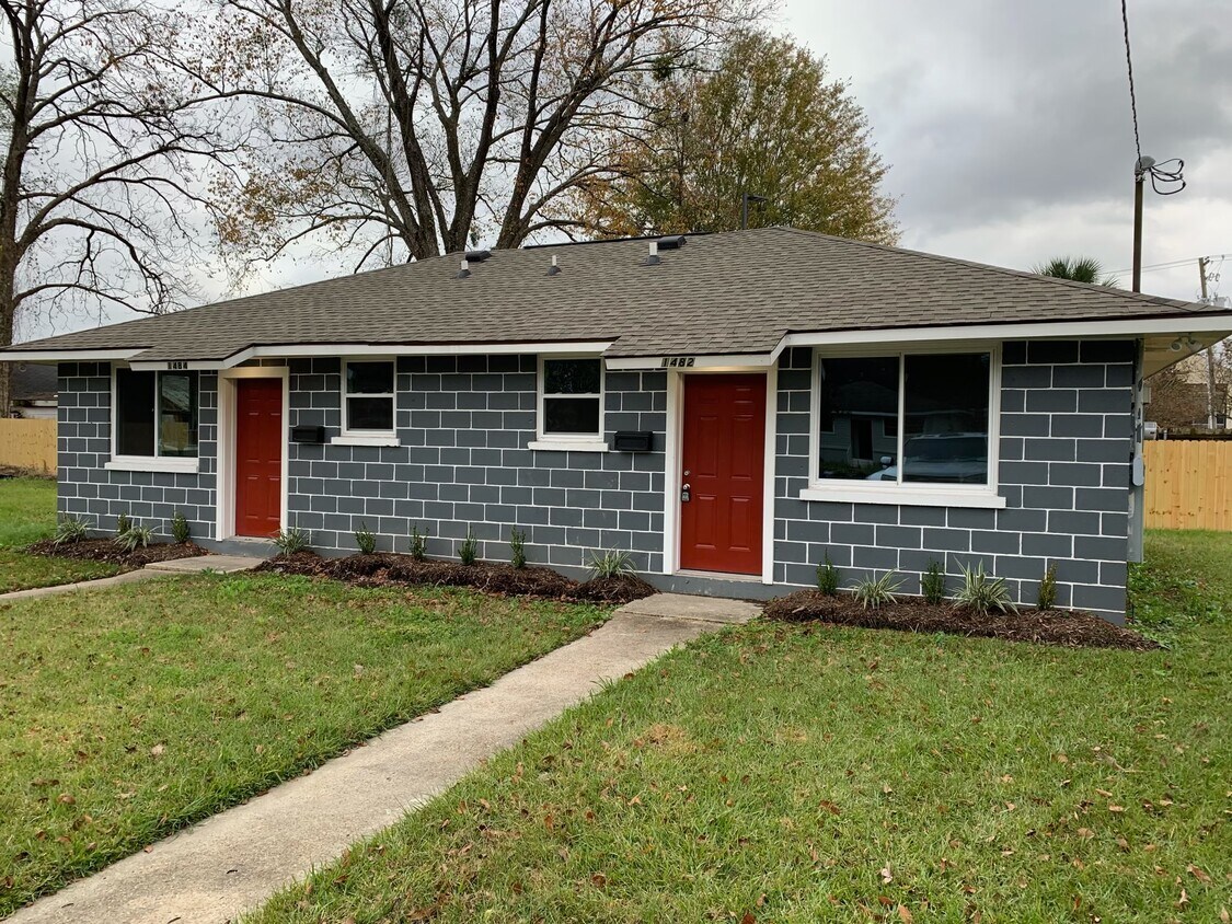 Primary Photo - 1482 Curtis St