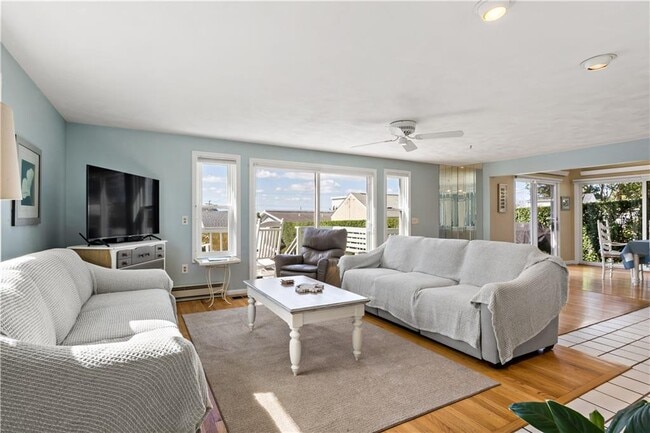 Building Photo - 18 Warren Ave