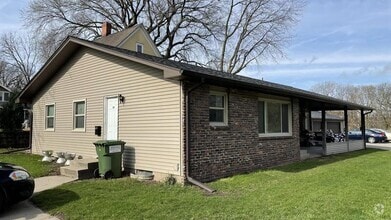 Building Photo - 101-103 S Riverside Dr