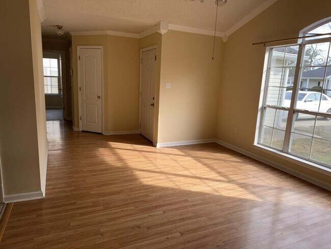 Foto del edificio - 16356 Clearwater Cir