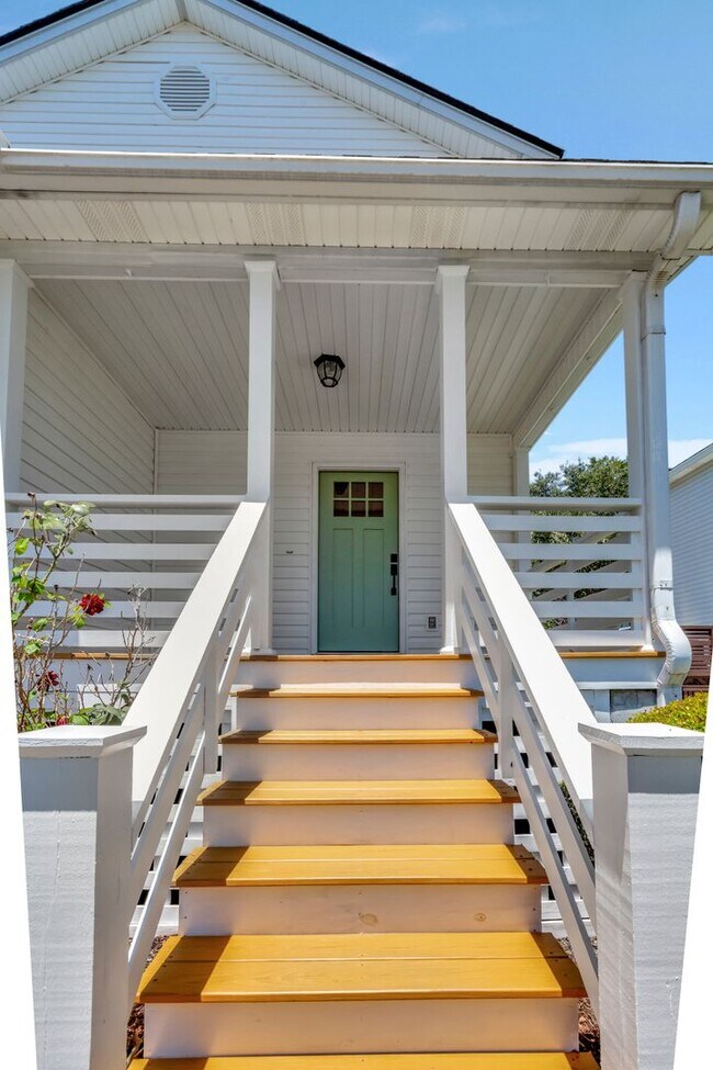 Building Photo - Home in Ocean Neighbors!