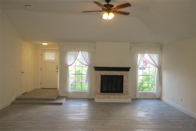 Foto del edificio - 12719 Ashford Brook Dr