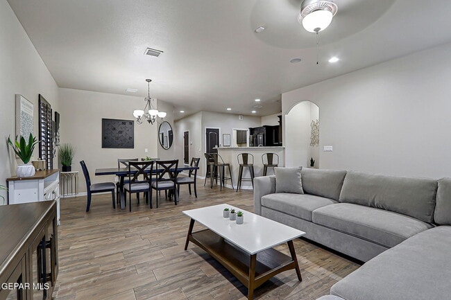 Building Photo - 13486 Lawkland St