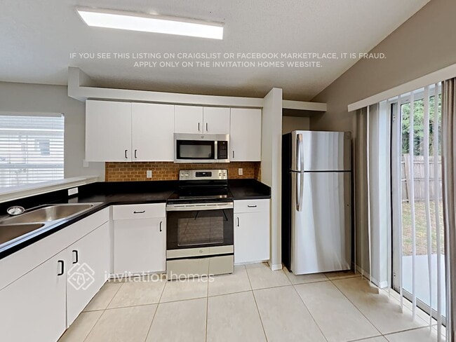 Building Photo - 829 Bella Vista Way