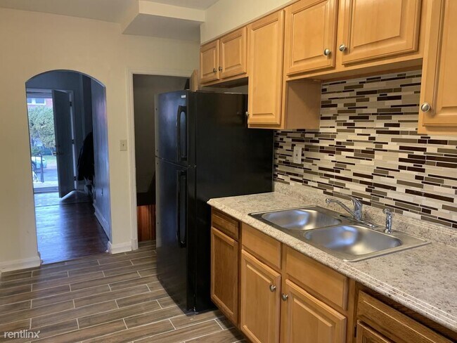 Foto del edificio - 3 br, 1.5 bath Townhome - 5351 Gist Ave