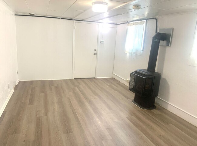 Foto del edificio - 1220 &amp; 1220 1/2 N 26th St