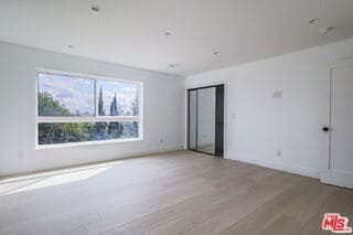 Foto del edificio - 11814 1/2 Gilmore Street, Los Angeles, CA 91606 - 4 BR 4 BA house