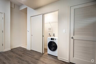 3BR, 2BA - 1,678SF - Laundry - 1321 Lofts