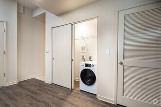 3BR, 2BA - 1,678SF - Laundry - 1321 Lofts