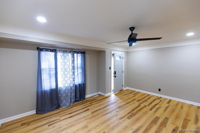 Building Photo - 1513 Mulberry Ln