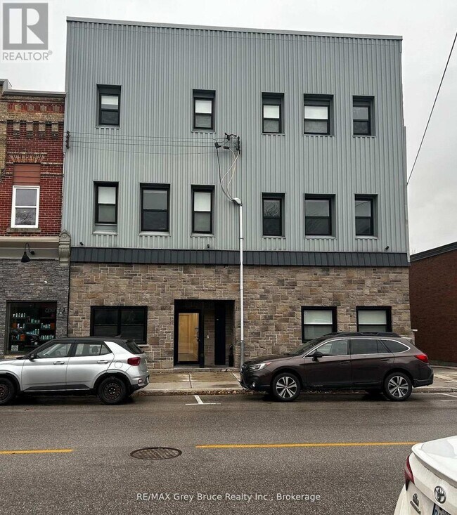 Building Photo - 39 1st Ave S