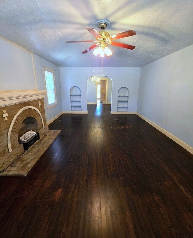 Foto del edificio - 3 Bed, 1 Bath Home in NW OKC Close to Plaza District