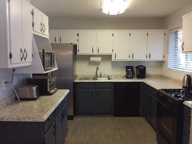 Foto del edificio - 3668 Sexton Woods Dr