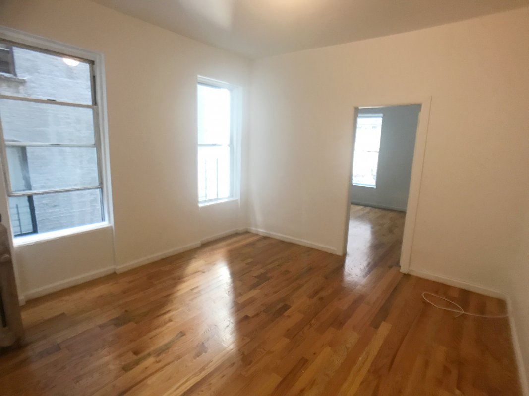 Primary Photo - 527 W 135th St