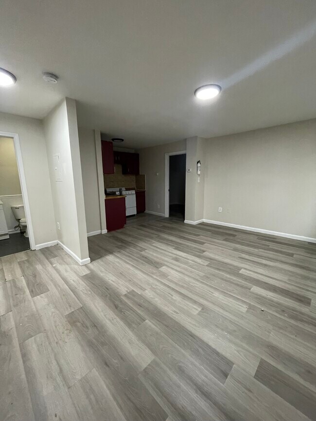 Building Photo - 51 Demarest St