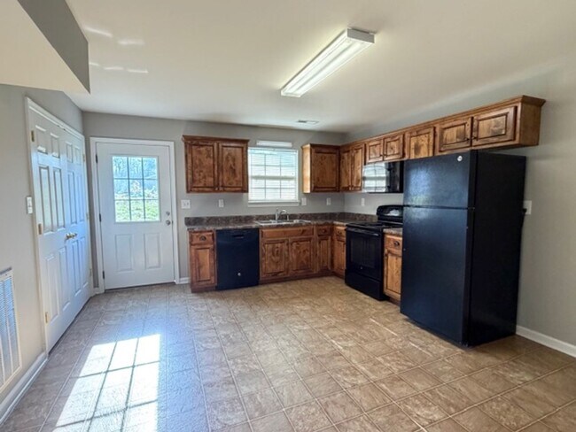 Foto del edificio - 1299 Pond St SE