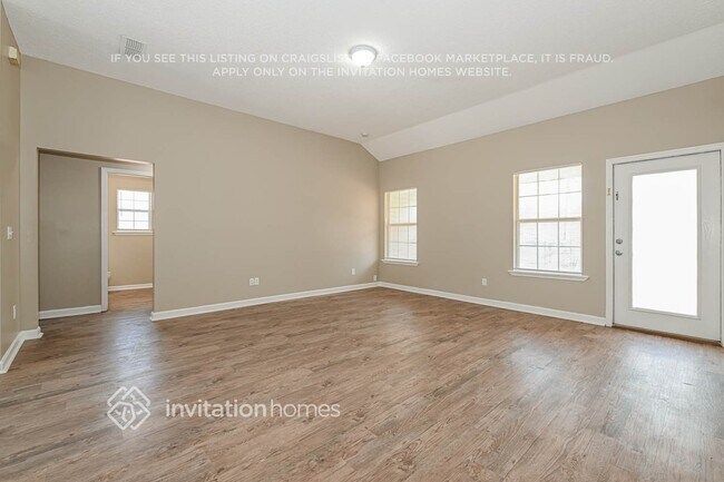 Foto del edificio - 7041 Vida Ln