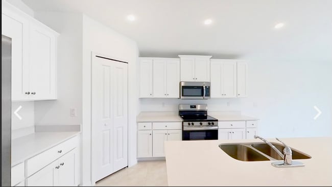 Building Photo - 223 NE 20th St