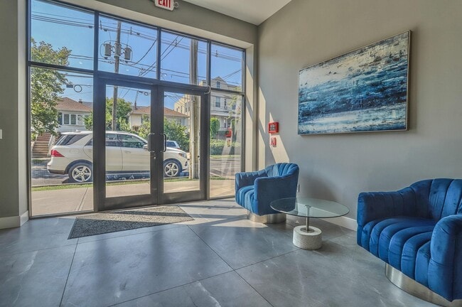 Building Photo - 140 Avenue B