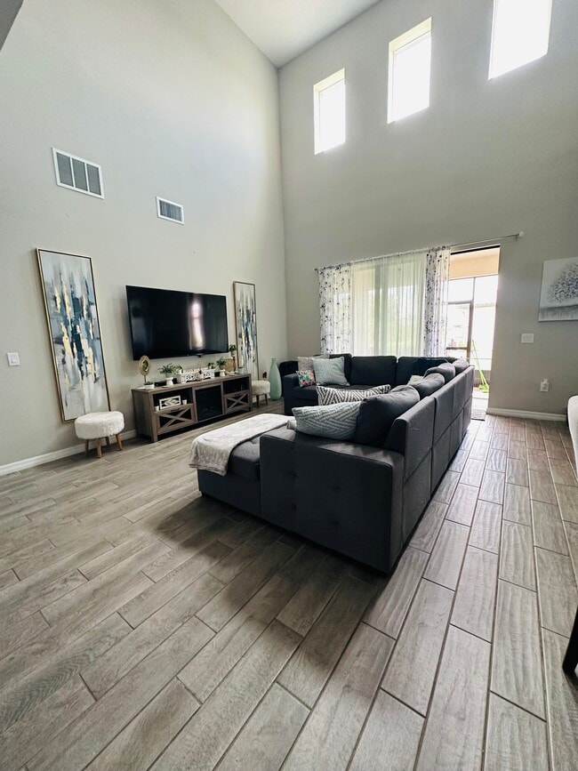 Building Photo - 3925 Carrick Bend Dr
