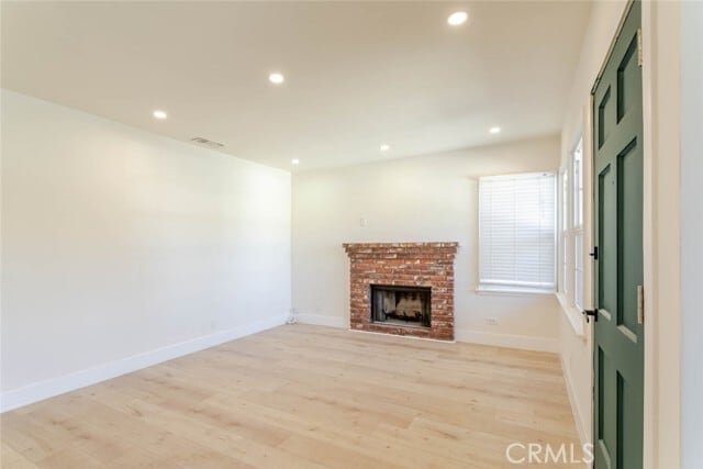 Building Photo - 20026 Kittridge St