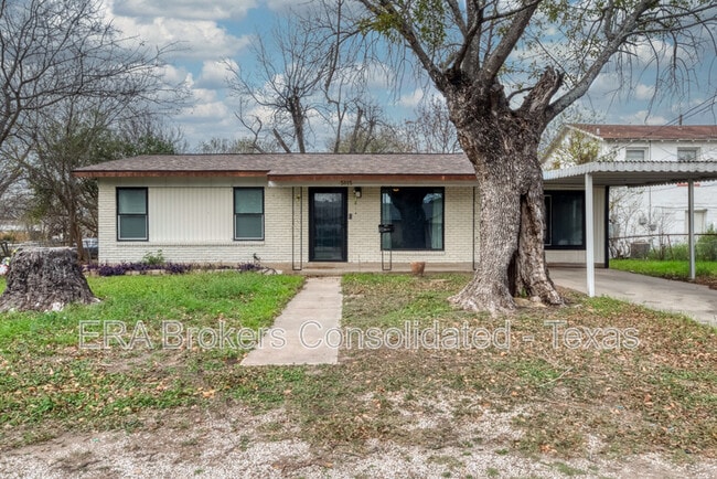 Foto del edificio - 5815 Pyle St