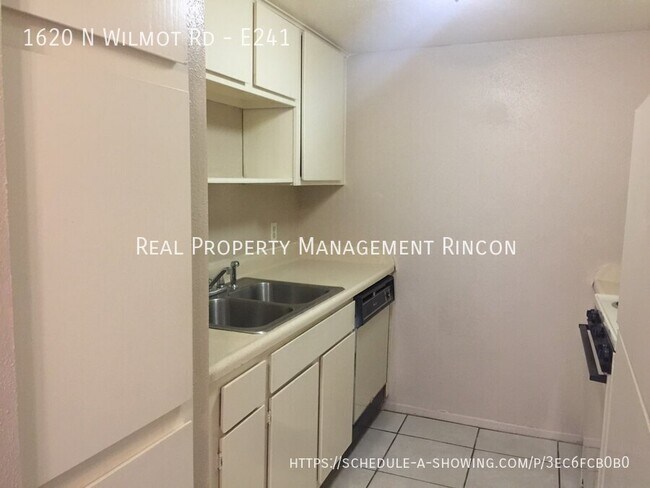 Foto del edificio - 1620 N Wilmot Rd