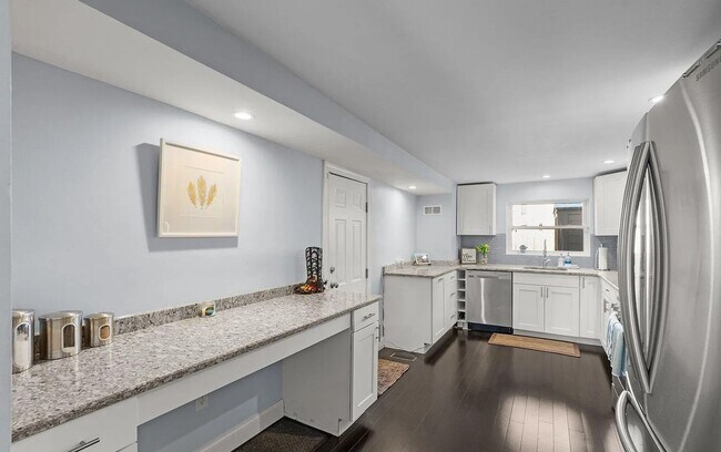 Foto del edificio - Beautiful 2 Bedroom Home on Verbeke St