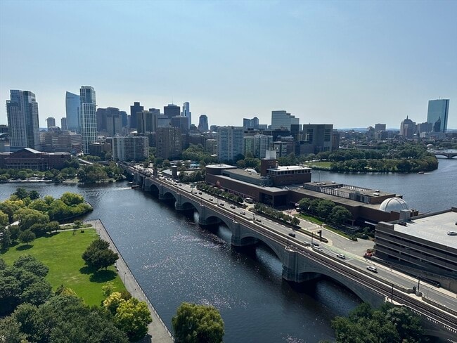 Building Photo - 8 Museum Way