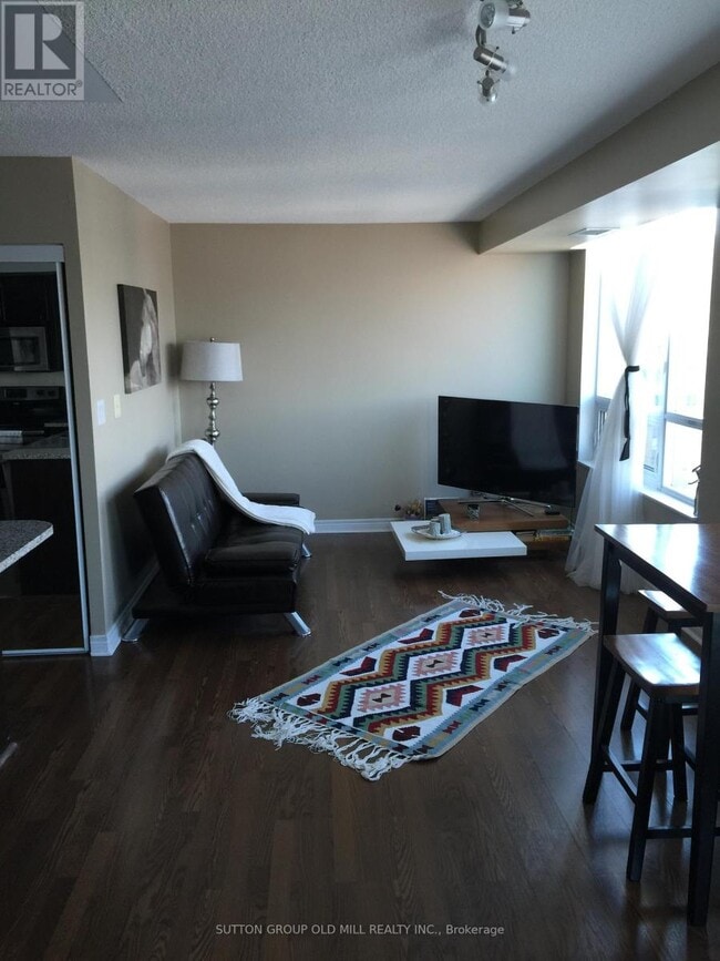 Photo du bâtiment - 208-2208 Enfield Pl
