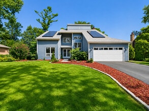 Building Photo - 3007 Monterey Dr