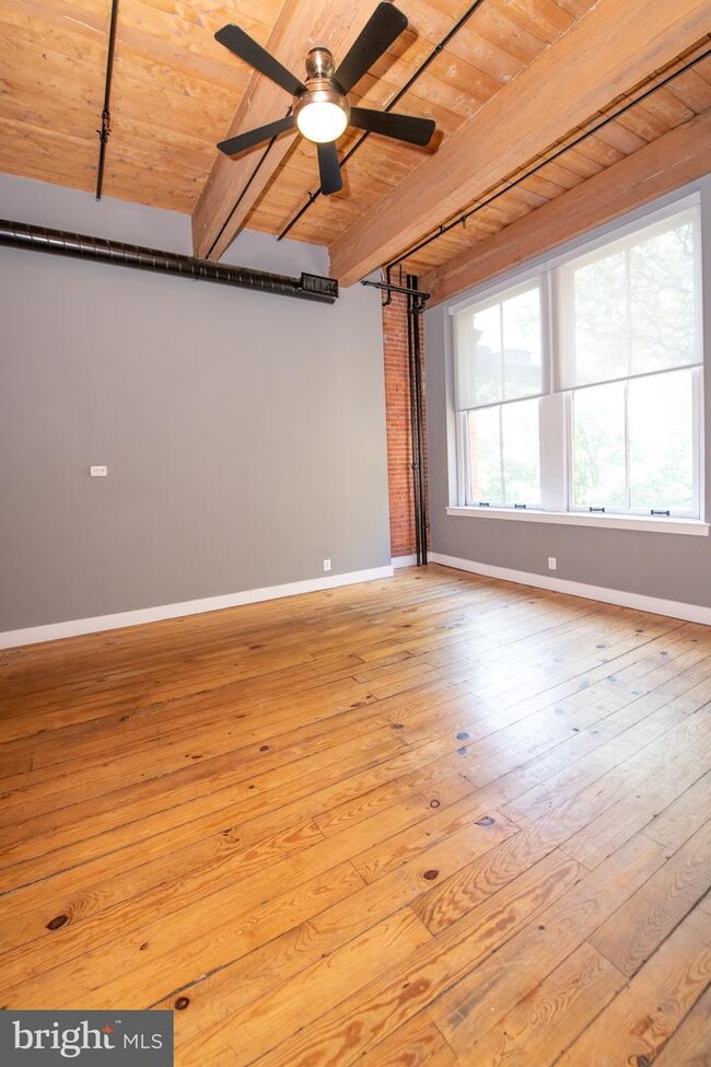 Building Photo - 309 Arch St