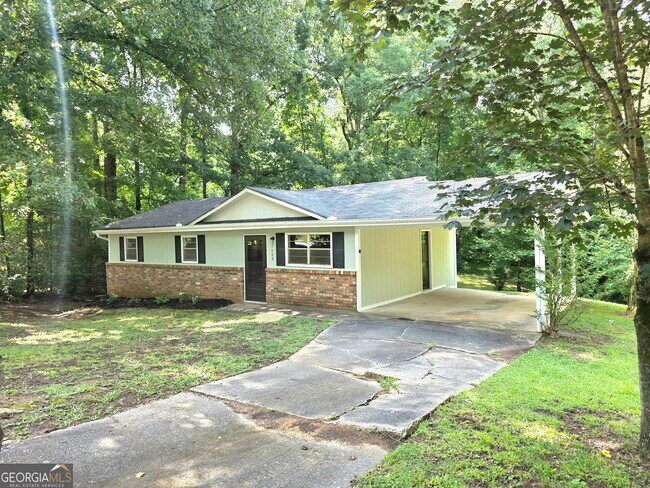 Building Photo - 3460 Meadowview Dr