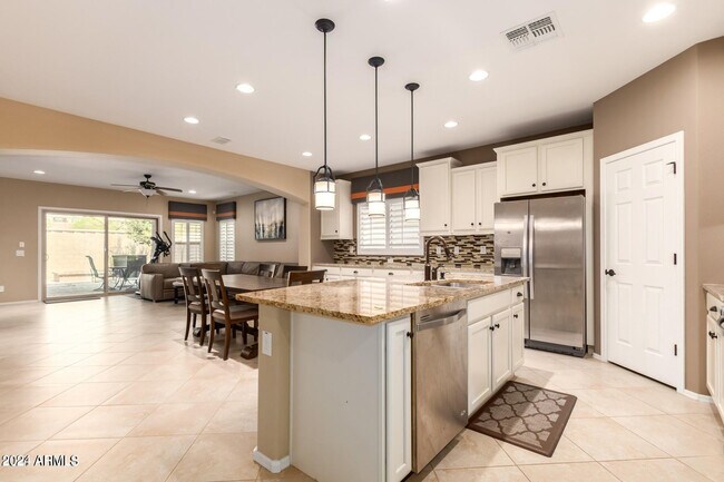 Foto del edificio - 25899 N 107th Dr