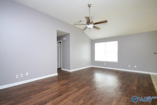 Foto del edificio - 105 Oakline Dr