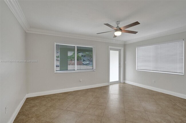 Building Photo - 917 NE 17th Ct
