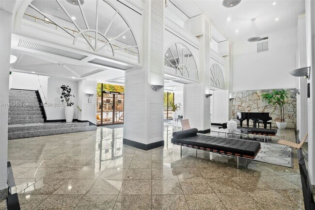 Foto del edificio - 780 NE 69th St