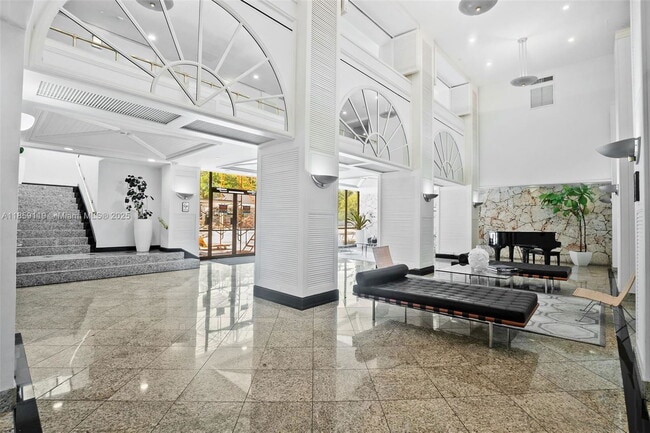 Building Photo - 780 NE 69th St