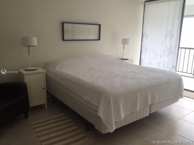 Foto del edificio - 7819 Lakeside Blvd