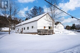 Building Photo - 332 Champlain Rd