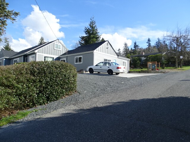 Foto del edificio - 2012 Lakeway Dr
